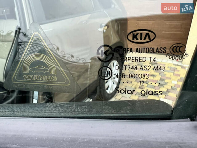 Сірий Кіа Соренто, об'ємом двигуна 2.2 л та пробігом 210 тис. км за 13800 $, фото 18 на Automoto.ua