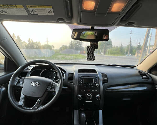 Сірий Кіа Соренто, об'ємом двигуна 2.4 л та пробігом 219 тис. км за 8999 $, фото 32 на Automoto.ua
