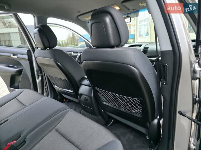 Сірий Кіа Соренто, об'ємом двигуна 2.4 л та пробігом 233 тис. км за 9999 $, фото 42 на Automoto.ua