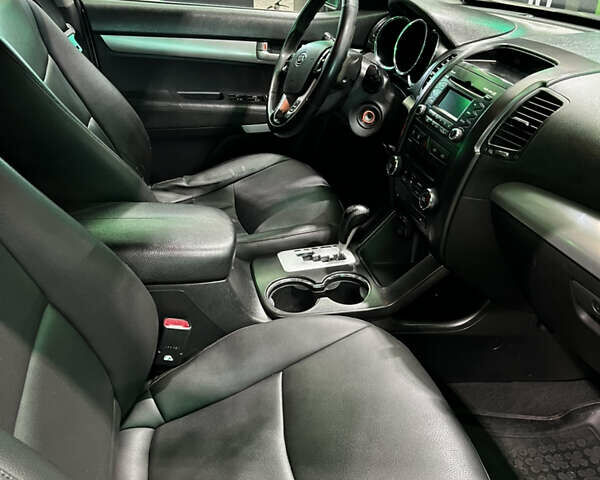 Серый Киа Соренто, объемом двигателя 2.2 л и пробегом 193 тыс. км за 12500 $, фото 16 на Automoto.ua