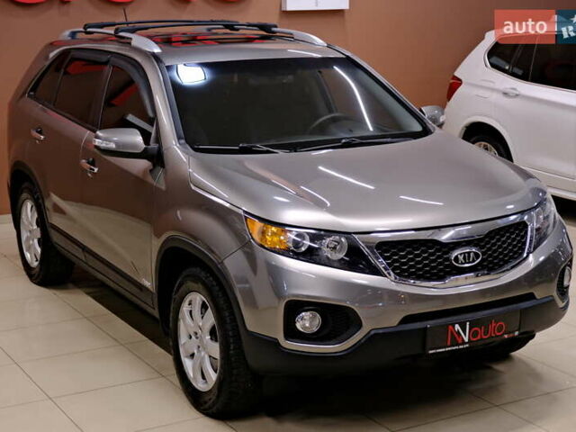 Серый Киа Соренто, объемом двигателя 2.4 л и пробегом 180 тыс. км за 11900 $, фото 3 на Automoto.ua