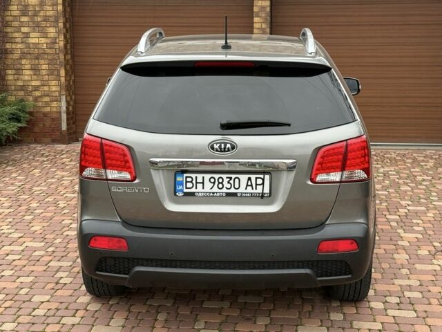 Серый Киа Соренто, объемом двигателя 2.4 л и пробегом 130 тыс. км за 11900 $, фото 5 на Automoto.ua
