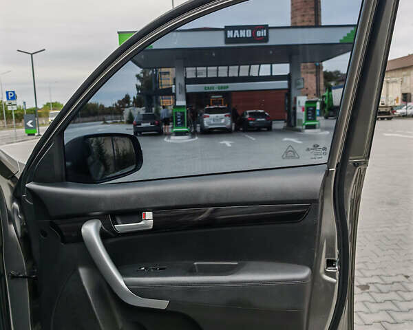 Серый Киа Соренто, объемом двигателя 2.2 л и пробегом 145 тыс. км за 15500 $, фото 58 на Automoto.ua