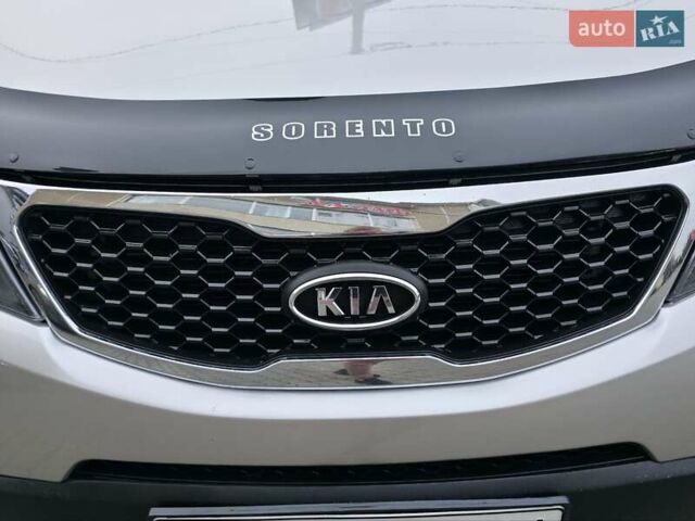 Сірий Кіа Соренто, об'ємом двигуна 2.4 л та пробігом 233 тис. км за 9999 $, фото 19 на Automoto.ua