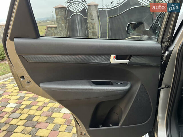 Сірий Кіа Соренто, об'ємом двигуна 2.2 л та пробігом 210 тис. км за 13800 $, фото 29 на Automoto.ua