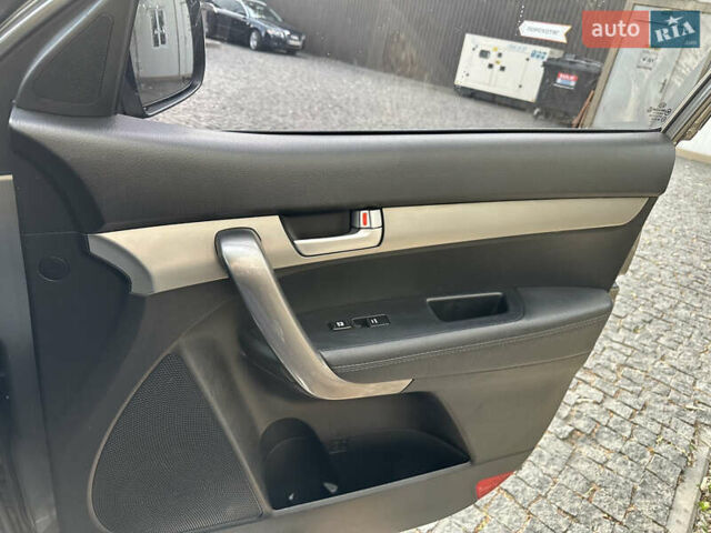 Сірий Кіа Соренто, об'ємом двигуна 2.2 л та пробігом 240 тис. км за 11500 $, фото 7 на Automoto.ua