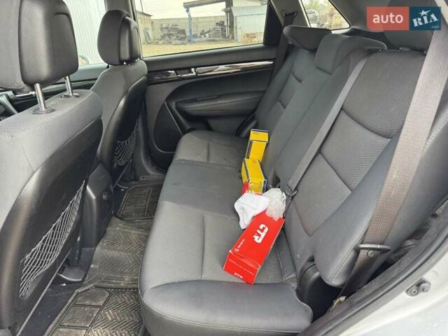 Сірий Кіа Соренто, об'ємом двигуна 0 л та пробігом 212 тис. км за 8200 $, фото 18 на Automoto.ua