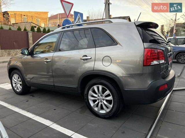 Сірий Кіа Соренто, об'ємом двигуна 2.2 л та пробігом 199 тис. км за 13600 $, фото 6 на Automoto.ua