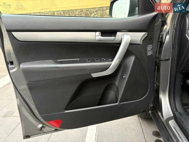 Сірий Кіа Соренто, об'ємом двигуна 2.2 л та пробігом 199 тис. км за 13600 $, фото 13 на Automoto.ua