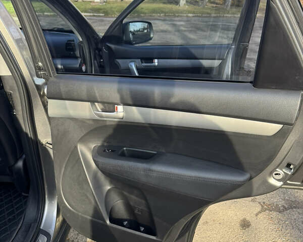 Серый Киа Соренто, объемом двигателя 2.2 л и пробегом 207 тыс. км за 12300 $, фото 20 на Automoto.ua