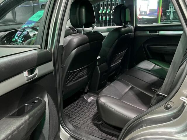 Серый Киа Соренто, объемом двигателя 2.2 л и пробегом 193 тыс. км за 12500 $, фото 20 на Automoto.ua