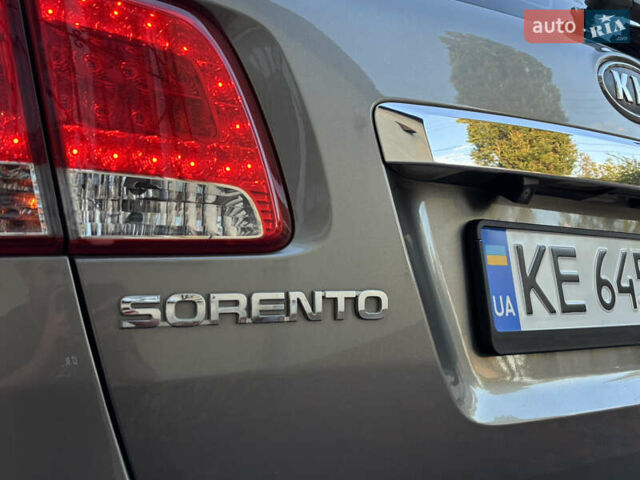 Сірий Кіа Соренто, об'ємом двигуна 2 л та пробігом 150 тис. км за 14700 $, фото 27 на Automoto.ua