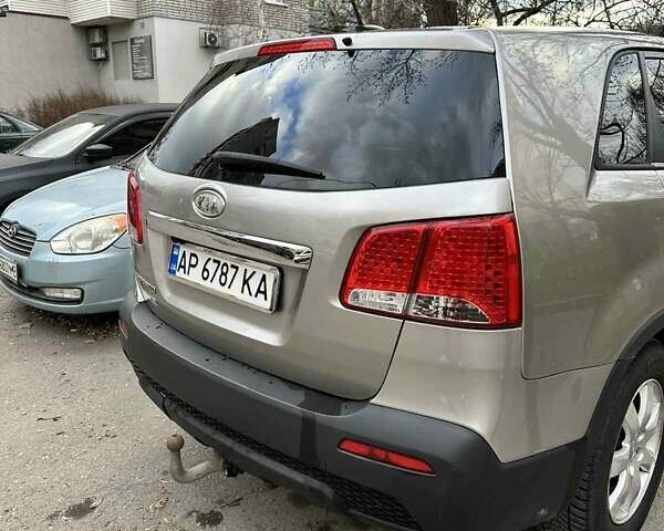 Сірий Кіа Соренто, об'ємом двигуна 2.4 л та пробігом 250 тис. км за 12900 $, фото 2 на Automoto.ua