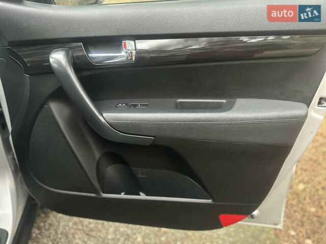 Серый Киа Соренто, объемом двигателя 2.4 л и пробегом 236 тыс. км за 8900 $, фото 12 на Automoto.ua