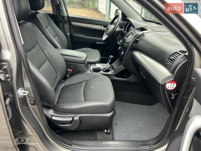 Серый Киа Соренто, объемом двигателя 2.2 л и пробегом 199 тыс. км за 14800 $, фото 8 на Automoto.ua