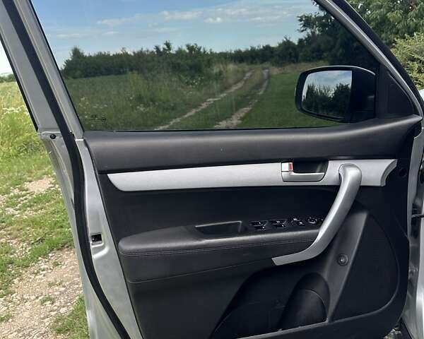 Серый Киа Соренто, объемом двигателя 2.2 л и пробегом 210 тыс. км за 13300 $, фото 16 на Automoto.ua