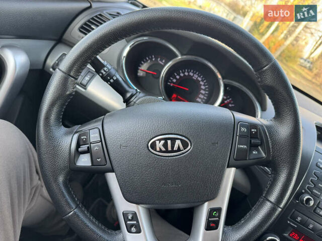Серый Киа Соренто, объемом двигателя 2.2 л и пробегом 207 тыс. км за 12300 $, фото 24 на Automoto.ua