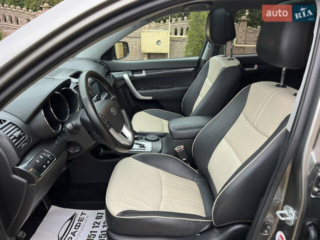Сірий Кіа Соренто, об'ємом двигуна 2.2 л та пробігом 210 тис. км за 13800 $, фото 20 на Automoto.ua