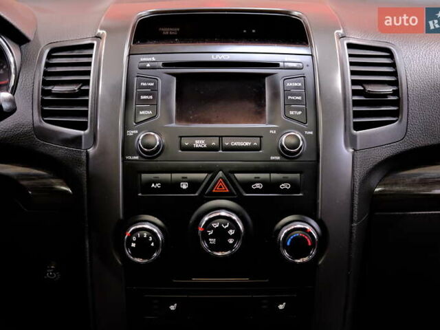 Серый Киа Соренто, объемом двигателя 2.4 л и пробегом 180 тыс. км за 11900 $, фото 49 на Automoto.ua