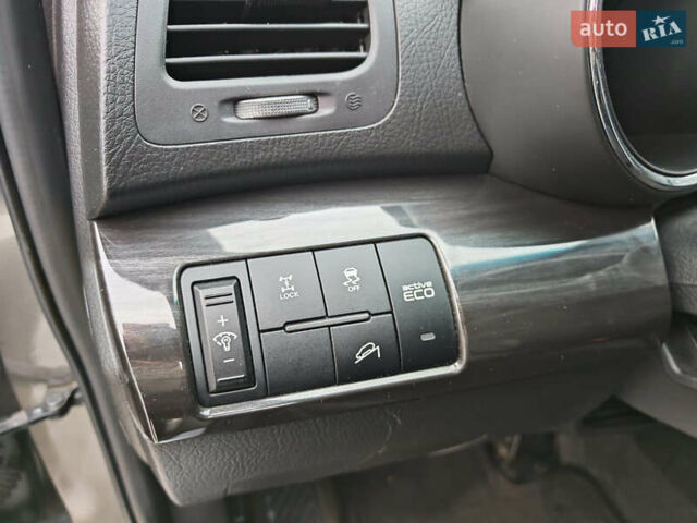 Серый Киа Соренто, объемом двигателя 2.2 л и пробегом 145 тыс. км за 15500 $, фото 52 на Automoto.ua