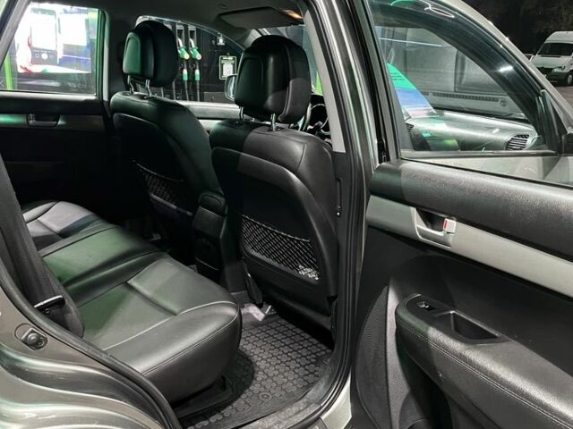 Серый Киа Соренто, объемом двигателя 2.2 л и пробегом 193 тыс. км за 12500 $, фото 13 на Automoto.ua