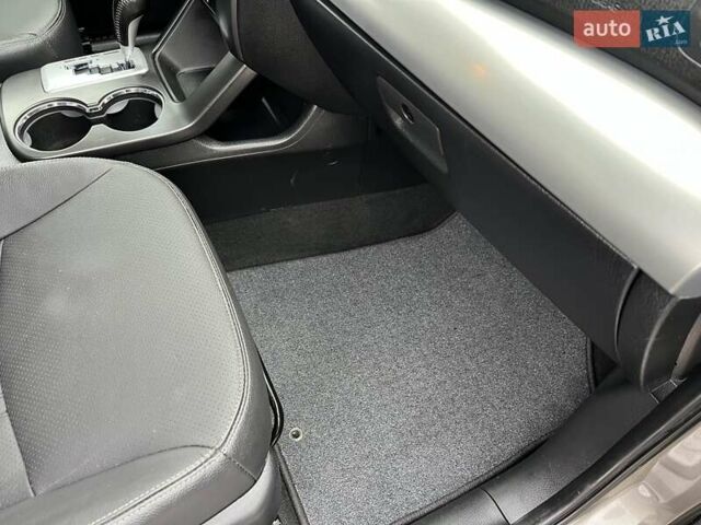 Серый Киа Соренто, объемом двигателя 2.2 л и пробегом 199 тыс. км за 14800 $, фото 13 на Automoto.ua