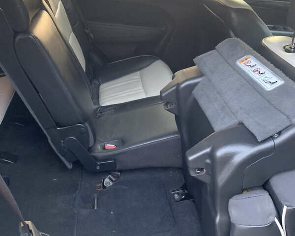 Серый Киа Соренто, объемом двигателя 3.5 л и пробегом 191 тыс. км за 14000 $, фото 17 на Automoto.ua