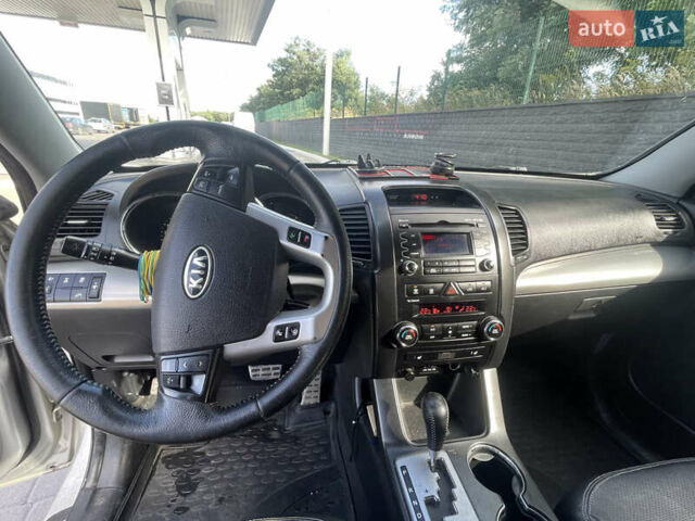 Сірий Кіа Соренто, об'ємом двигуна 2.2 л та пробігом 370 тис. км за 11400 $, фото 5 на Automoto.ua