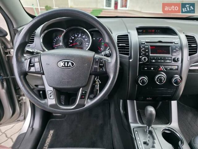 Сірий Кіа Соренто, об'ємом двигуна 2.4 л та пробігом 233 тис. км за 9999 $, фото 82 на Automoto.ua