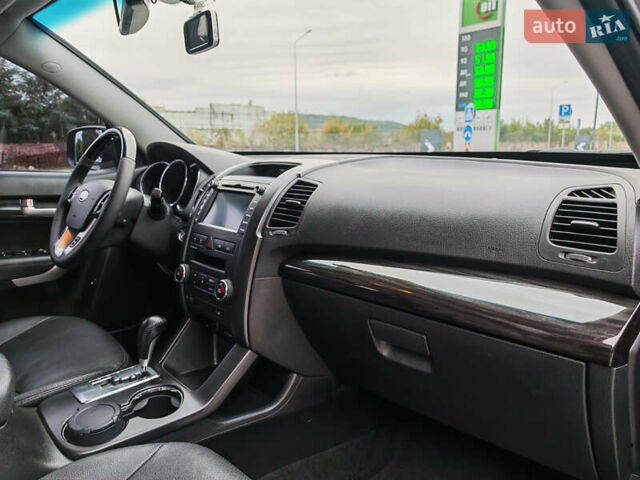 Серый Киа Соренто, объемом двигателя 2.2 л и пробегом 145 тыс. км за 15500 $, фото 61 на Automoto.ua