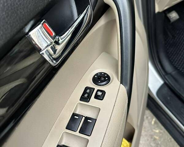 Сірий Кіа Соренто, об'ємом двигуна 2.4 л та пробігом 250 тис. км за 12900 $, фото 13 на Automoto.ua