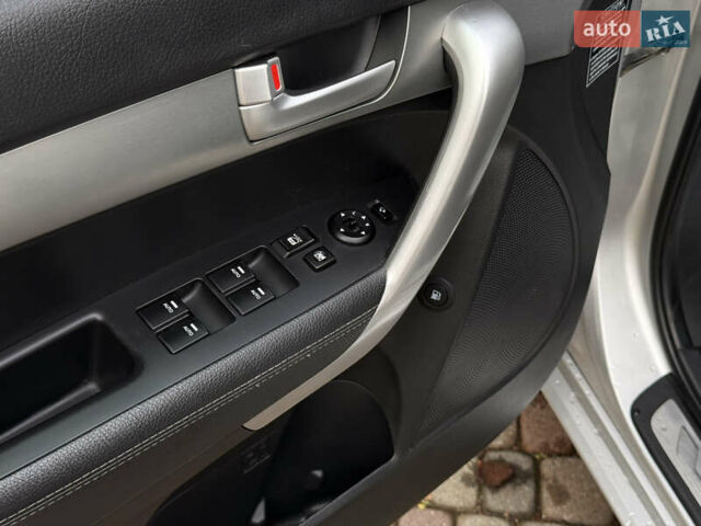 Сірий Кіа Соренто, об'ємом двигуна 2.2 л та пробігом 194 тис. км за 14000 $, фото 45 на Automoto.ua