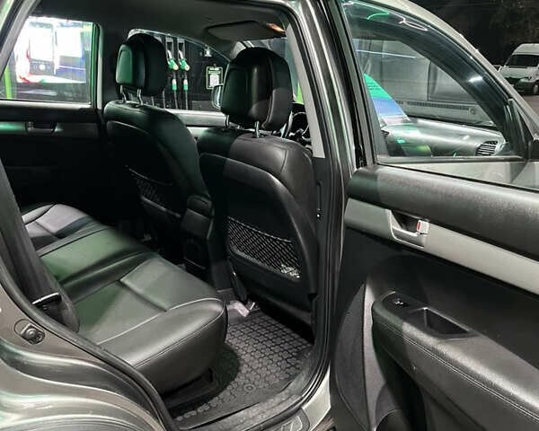 Серый Киа Соренто, объемом двигателя 2.2 л и пробегом 193 тыс. км за 12500 $, фото 13 на Automoto.ua