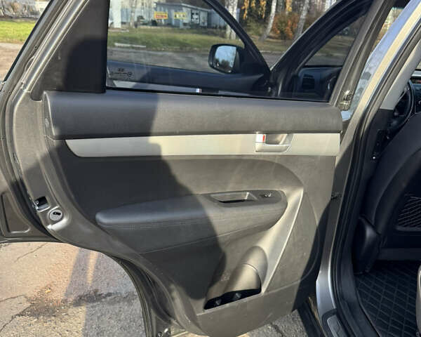 Серый Киа Соренто, объемом двигателя 2.2 л и пробегом 207 тыс. км за 12300 $, фото 21 на Automoto.ua