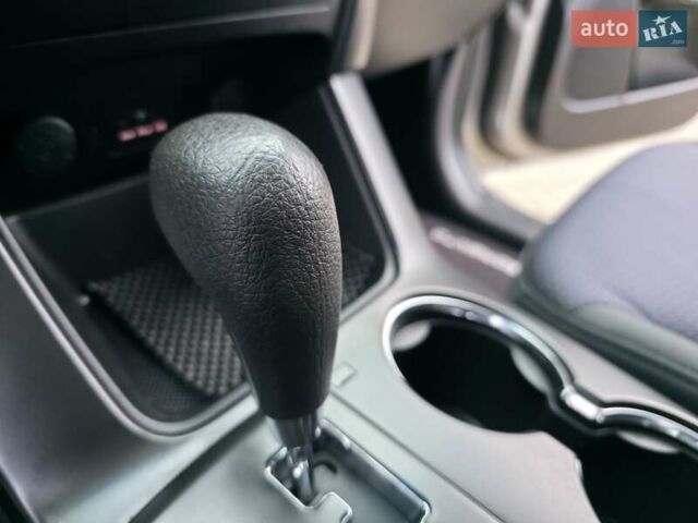 Сірий Кіа Соренто, об'ємом двигуна 2.4 л та пробігом 233 тис. км за 9999 $, фото 73 на Automoto.ua