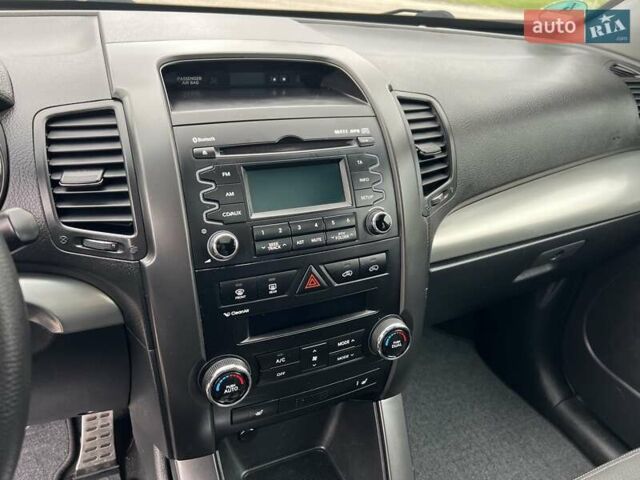 Серый Киа Соренто, объемом двигателя 2.2 л и пробегом 199 тыс. км за 14800 $, фото 33 на Automoto.ua