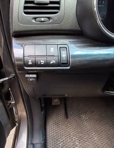 Сірий Кіа Соренто, об'ємом двигуна 2.36 л та пробігом 162 тис. км за 11500 $, фото 8 на Automoto.ua