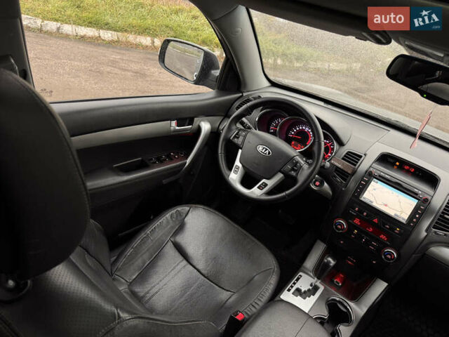 Серый Киа Соренто, объемом двигателя 2 л и пробегом 254 тыс. км за 14400 $, фото 27 на Automoto.ua