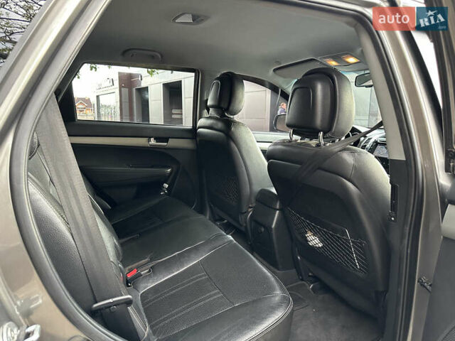 Сірий Кіа Соренто, об'ємом двигуна 2.2 л та пробігом 240 тис. км за 11500 $, фото 6 на Automoto.ua