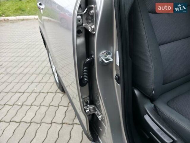 Сірий Кіа Соренто, об'ємом двигуна 2.4 л та пробігом 233 тис. км за 9999 $, фото 62 на Automoto.ua