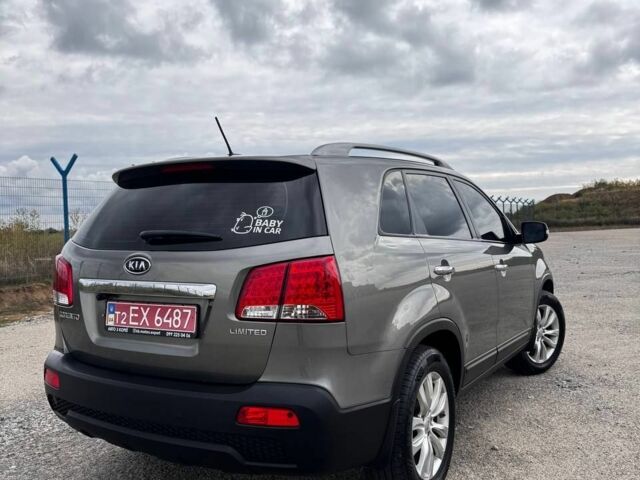 Серый Киа Соренто, объемом двигателя 0 л и пробегом 174 тыс. км за 14000 $, фото 2 на Automoto.ua