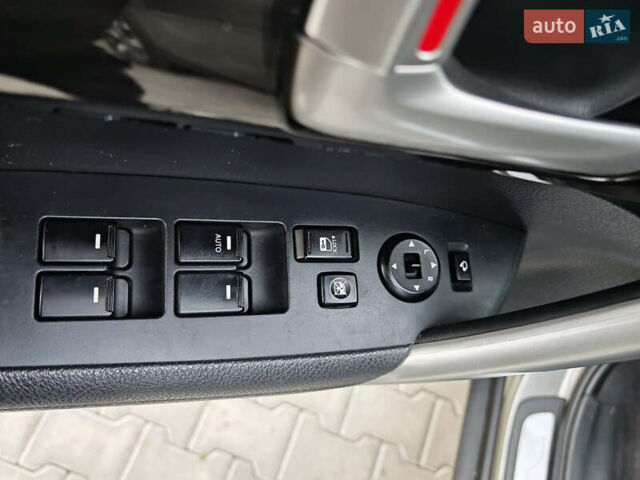 Серый Киа Соренто, объемом двигателя 2.2 л и пробегом 145 тыс. км за 15500 $, фото 51 на Automoto.ua