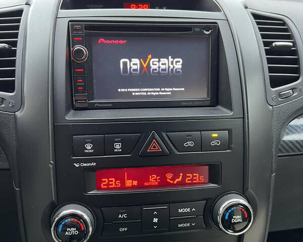 Сірий Кіа Соренто, об'ємом двигуна 2.2 л та пробігом 210 тис. км за 13800 $, фото 26 на Automoto.ua