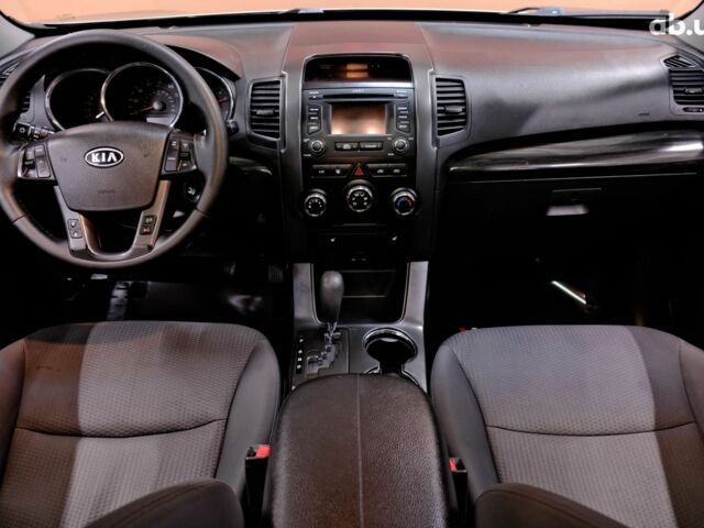 Сірий Кіа Соренто, об'ємом двигуна 2.4 л та пробігом 180 тис. км за 11900 $, фото 6 на Automoto.ua