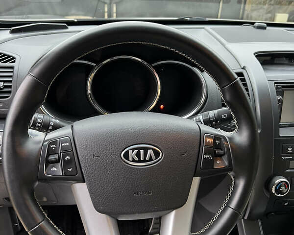 Сірий Кіа Соренто, об'ємом двигуна 2.2 л та пробігом 210 тис. км за 13800 $, фото 22 на Automoto.ua