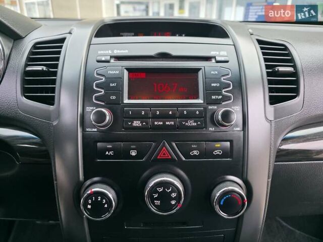 Сірий Кіа Соренто, об'ємом двигуна 2.4 л та пробігом 233 тис. км за 9999 $, фото 72 на Automoto.ua