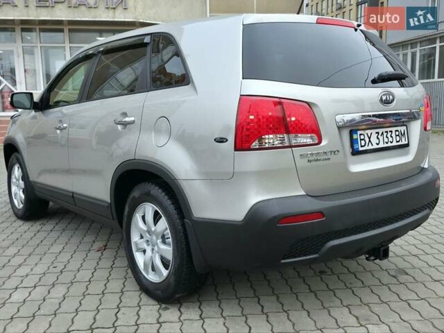 Сірий Кіа Соренто, об'ємом двигуна 2.4 л та пробігом 233 тис. км за 9999 $, фото 2 на Automoto.ua