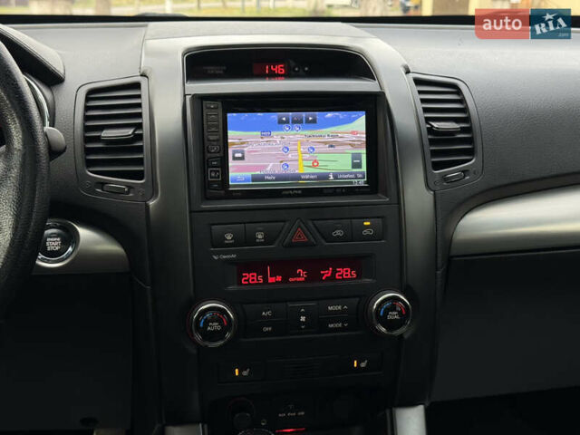 Сірий Кіа Соренто, об'ємом двигуна 2.2 л та пробігом 194 тис. км за 14000 $, фото 33 на Automoto.ua