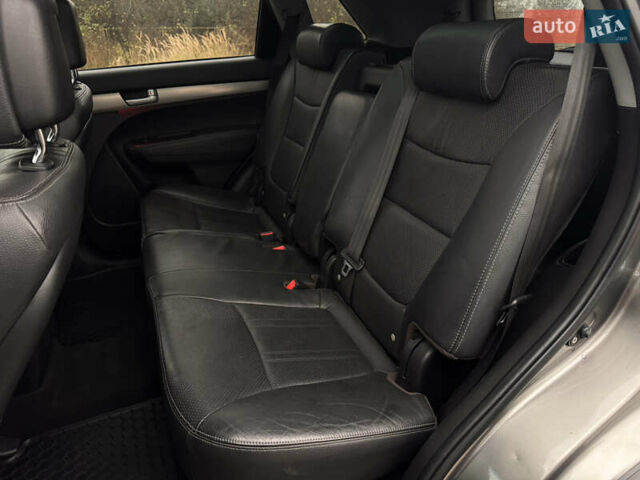 Серый Киа Соренто, объемом двигателя 2 л и пробегом 254 тыс. км за 14400 $, фото 43 на Automoto.ua