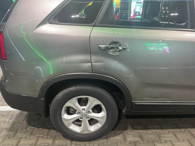 Серый Киа Соренто, объемом двигателя 2.2 л и пробегом 193 тыс. км за 12500 $, фото 4 на Automoto.ua